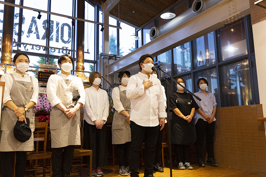 オープニングセレモニーが開催されました。11